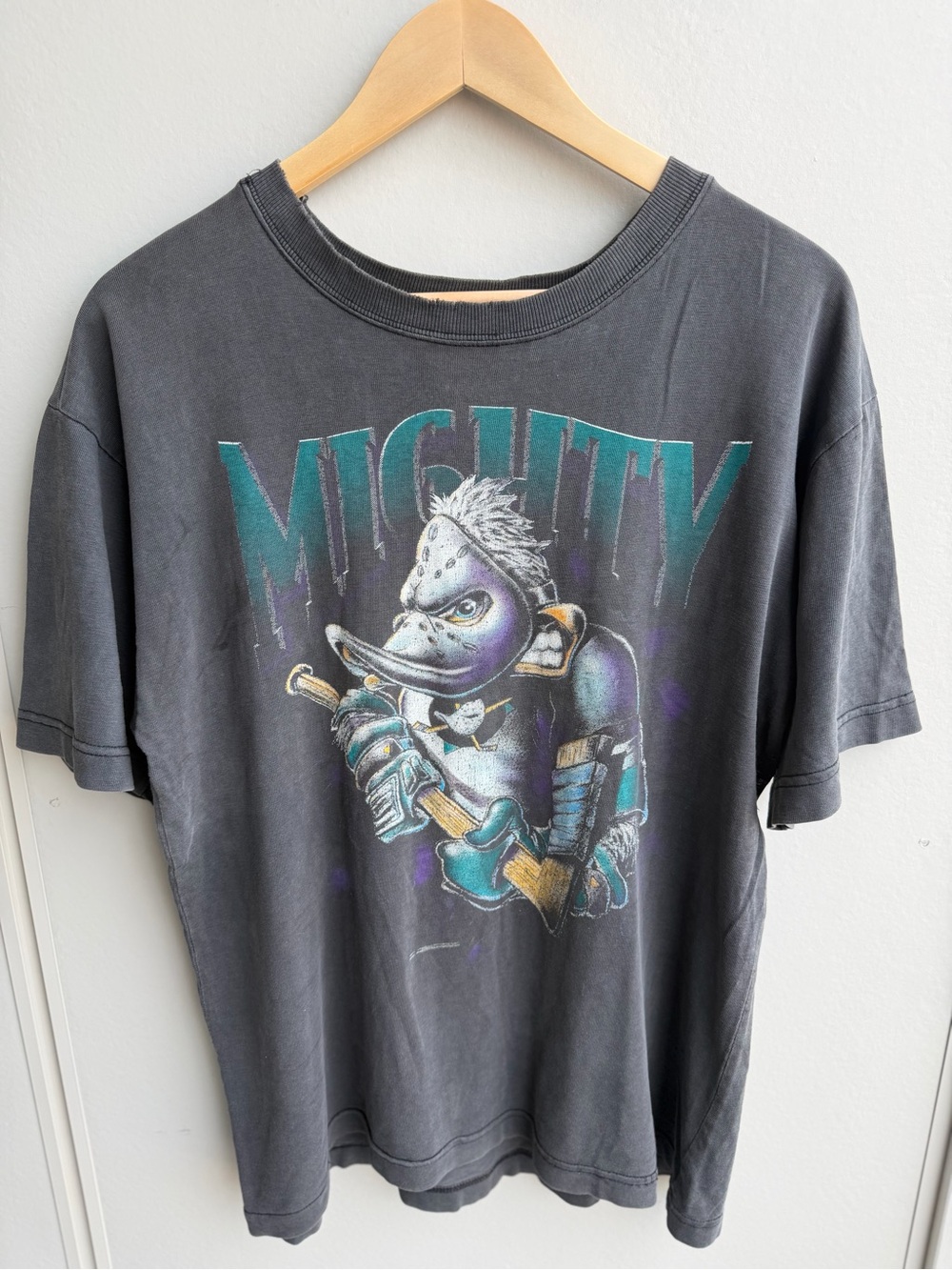 RARE Vintage 90's Might Ducks Graphic T-Shirt Size XL